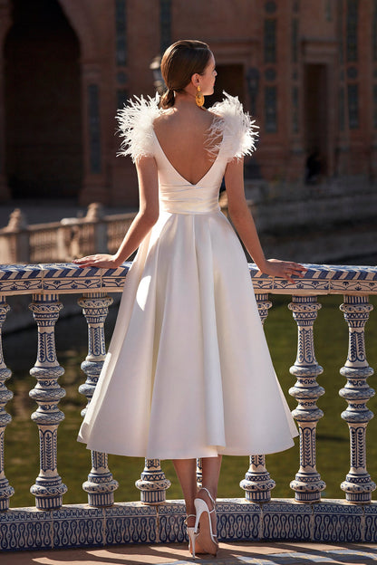 A-Line/Princess V-Neck Tea-Length Feather Elegant Wedding Dress