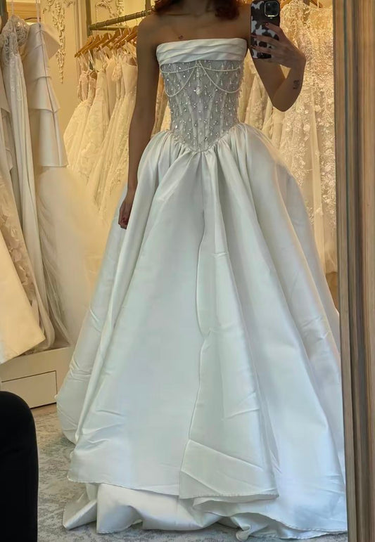 A Line Stunning Strapless Satin Wedding Dresses With Beads        fg7297