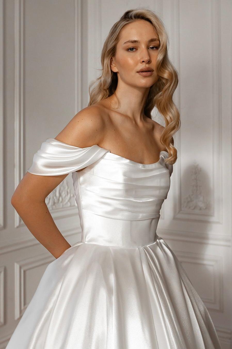 edgynewlook Exquisite White Satin Strapless Off the Shoulder A Line Prom Dress with Ruffles