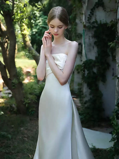 Minimalist Trumpet/Mermaid Strapless Sleeveless Wedding Dresses with Embroidery