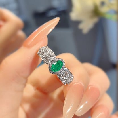 Vintage Minimalist Exquisite Rhinestone Emerald Gemstone Ring