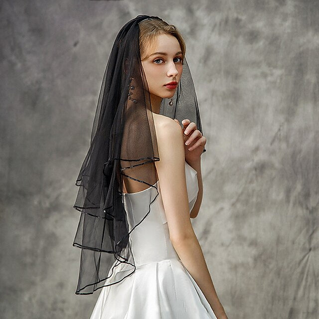 Two-tier Stylish / Classic & Timeless Wedding Veil Elbow Veils with Flower Comb / Pure Color Tulle