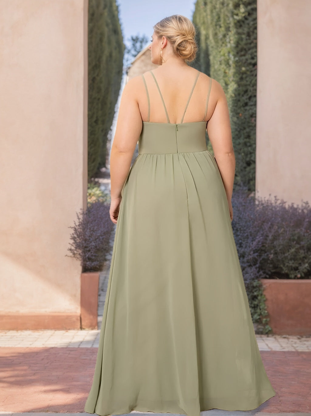 A-Line/Princess V-Neck Spaghetti Straps Sleeveless Floor-Length Plus Size Bridesmaid Dresses with Split Side