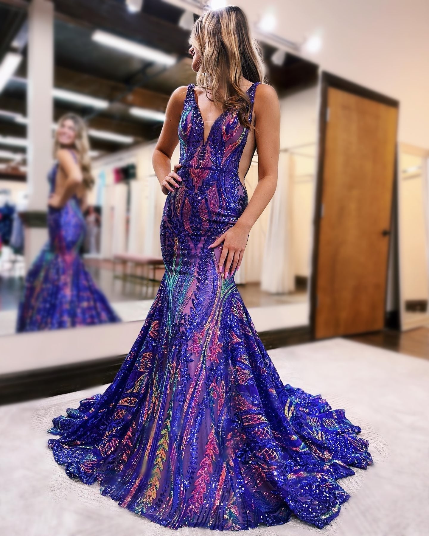 Trumpet/Mermaid V-Neck Sleeveless Floor-length Long Prom Dresses with Sequins & Ruffles