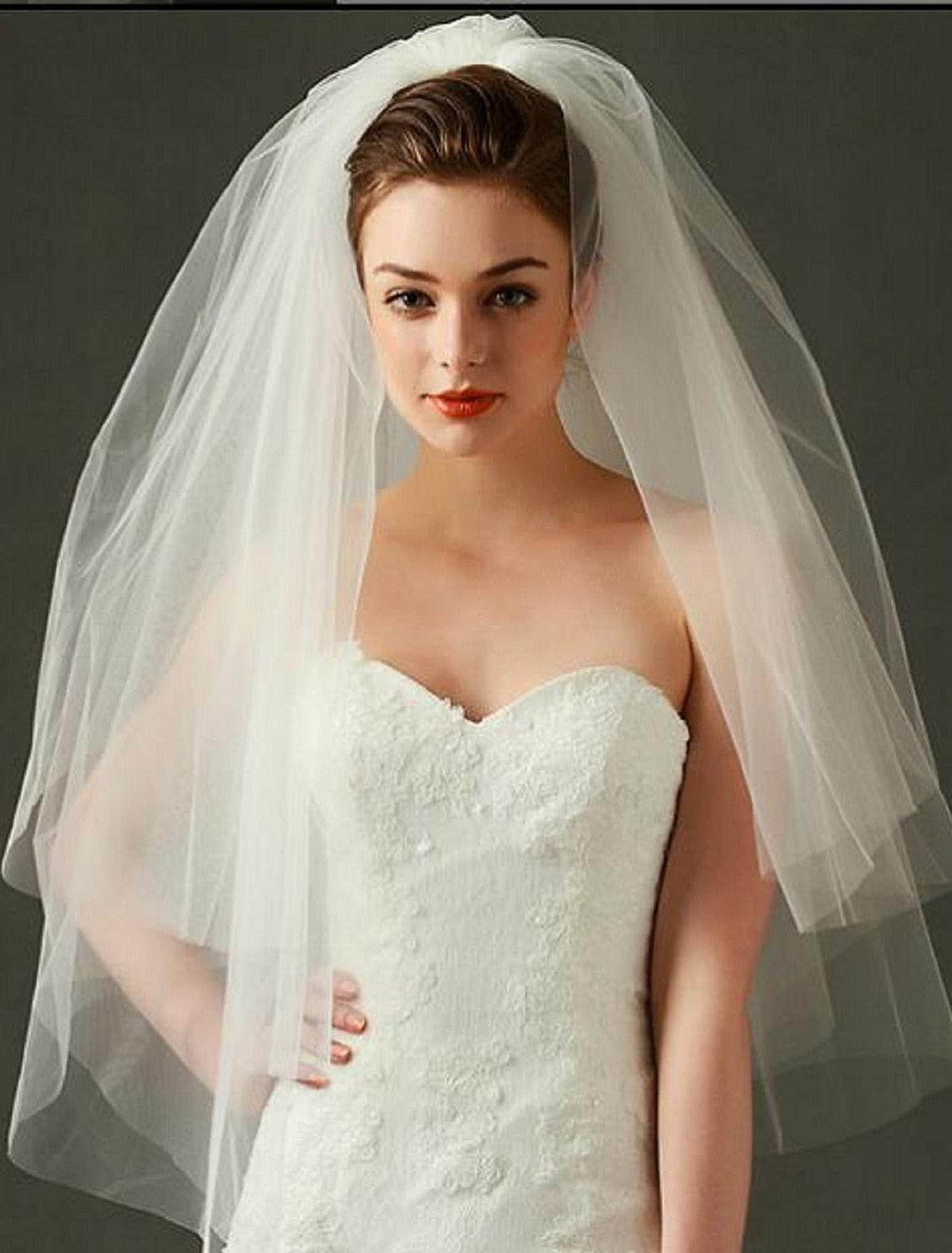 Two-tier Cut Edge / Wedding Veil Blusher Veils / Elbow Veils / Fingertip Veils with Tulle