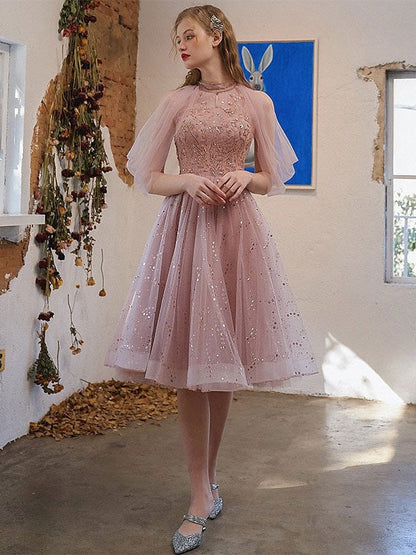 A-Line/Princess Knee-Length Jewel Neck Cocktail Dresses with Sequin Appliques