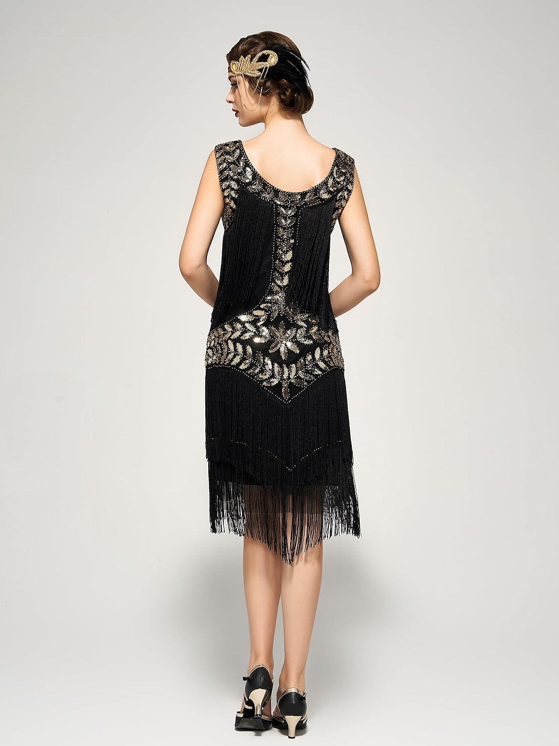 A-Line/Princess Halter Sleeveless Knee-Length Vintage Dress With Tassel Fringe & Sequins