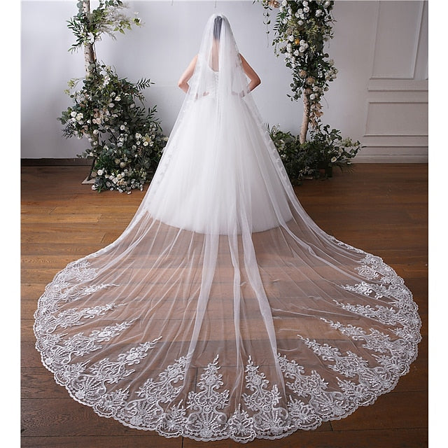 One-tier Lace Wedding Veils with Applique Edge