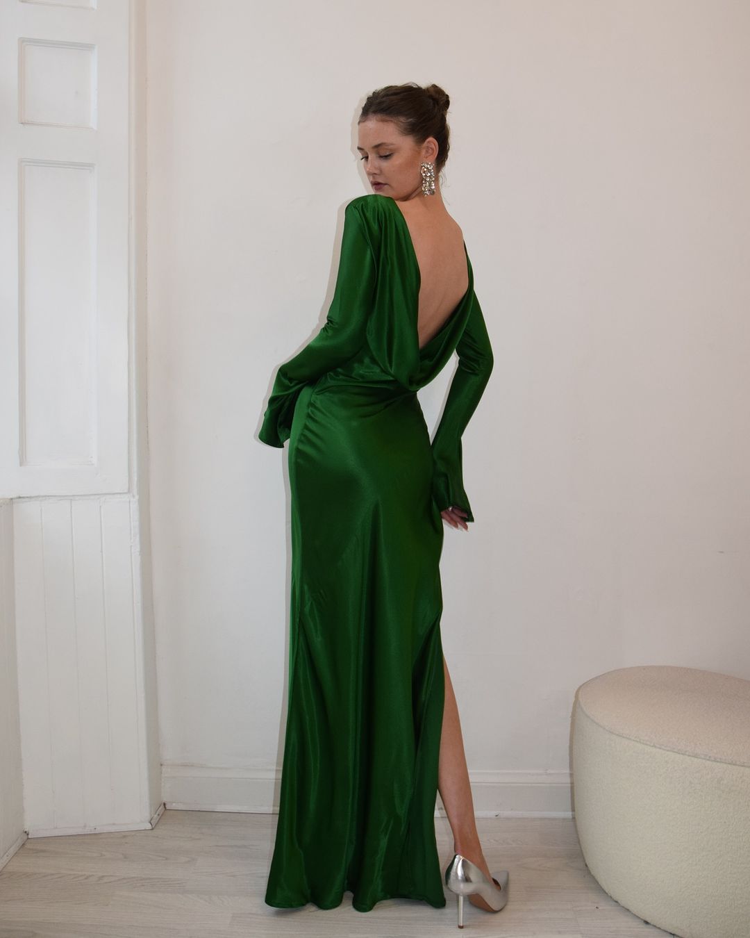 edgynewlook Simple Dark Green Satin Jewel Neck Long Sleeves Backless Long Prom Dress with Split