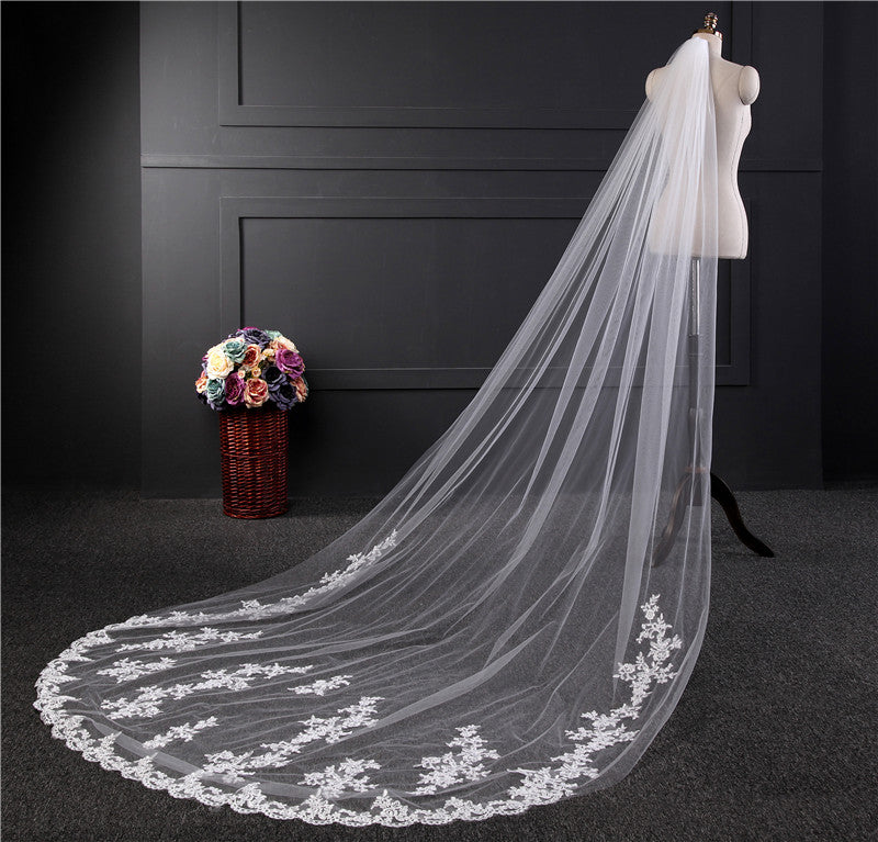 One-tier Cute Wedding Veil Cathedral Veils with Appliques