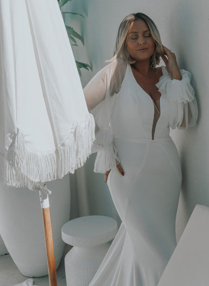 Trumpet/Mermaid V-Neck Long Sleeves Plus Size Wedding Dress