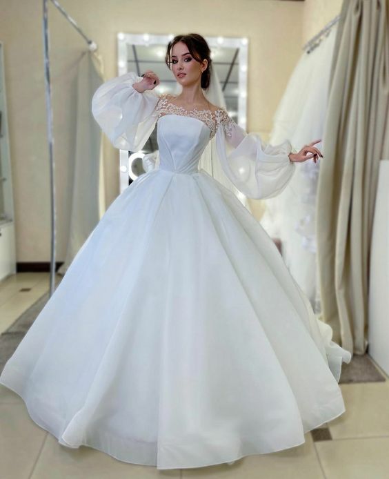 High-Quality Bridal Gowns Long Sleeves Appliques Lace Dress Wedding Dress       fg6320