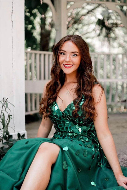 Shelly | A-Line Green V-Neck Sequins Long Prom Dress