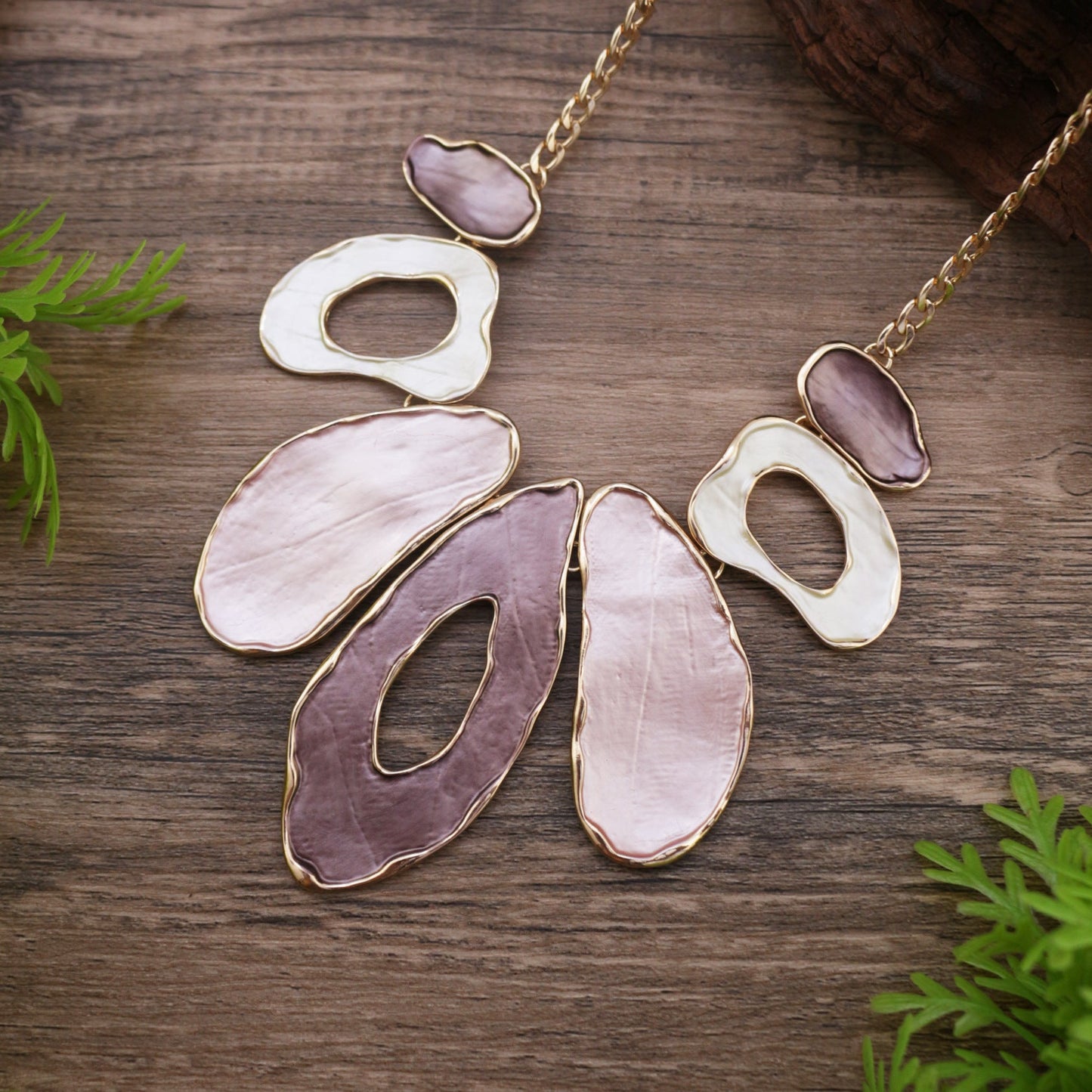 Fashionable Exaggerated Geometric Oval Cutout Alloy Necklace