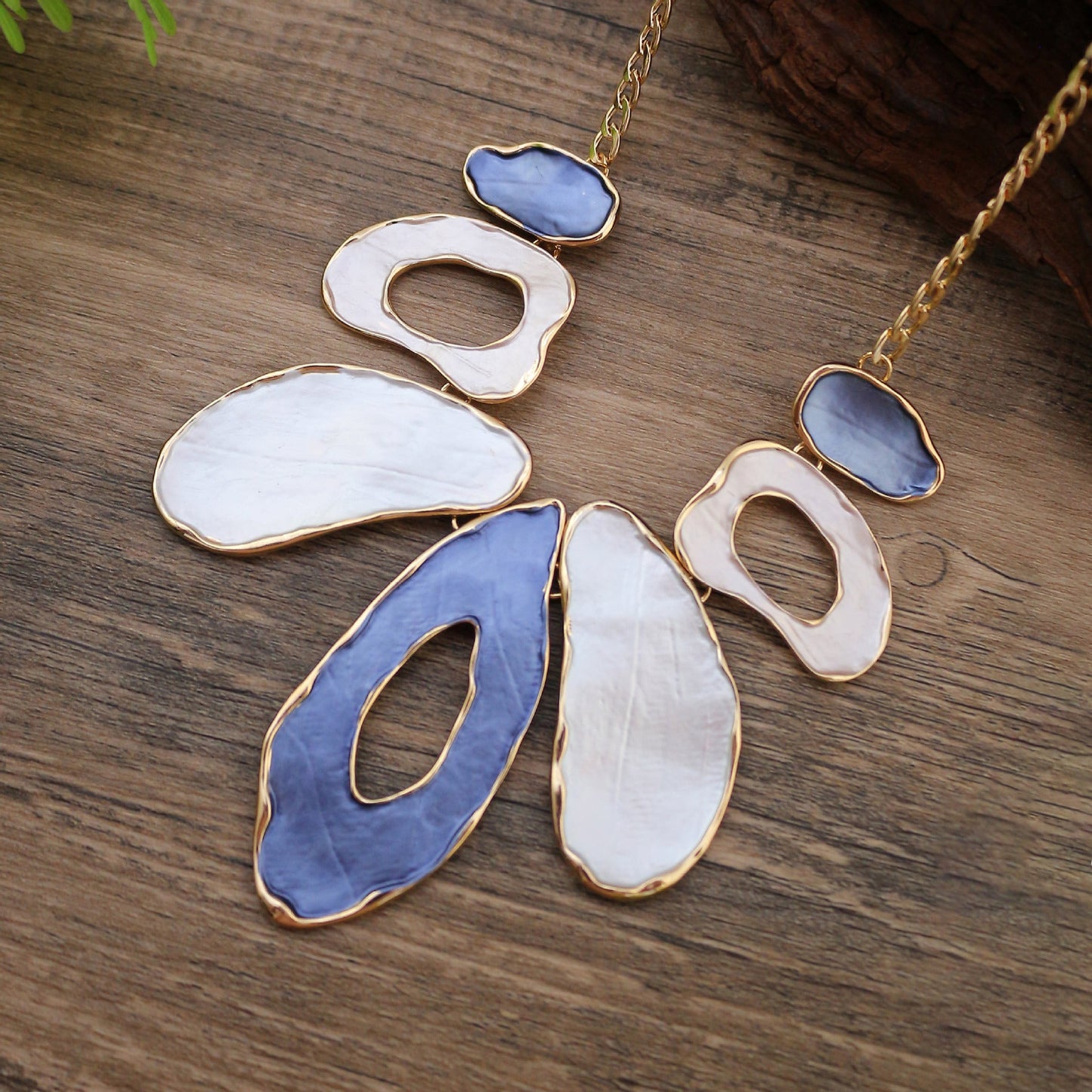 Fashionable Exaggerated Geometric Oval Cutout Alloy Necklace