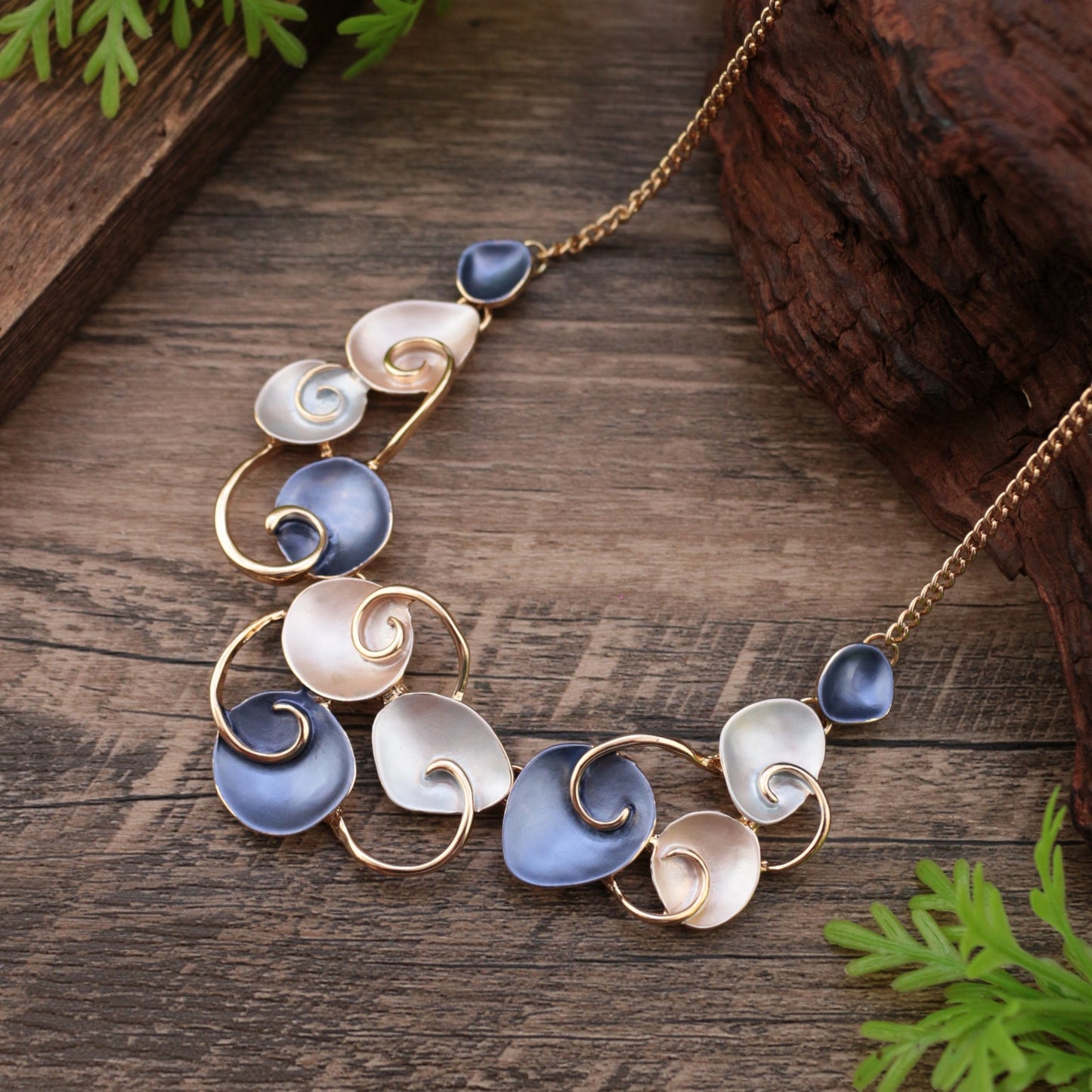 Fashionable Art Enamel Irregular Cutout Petal Alloy Necklace