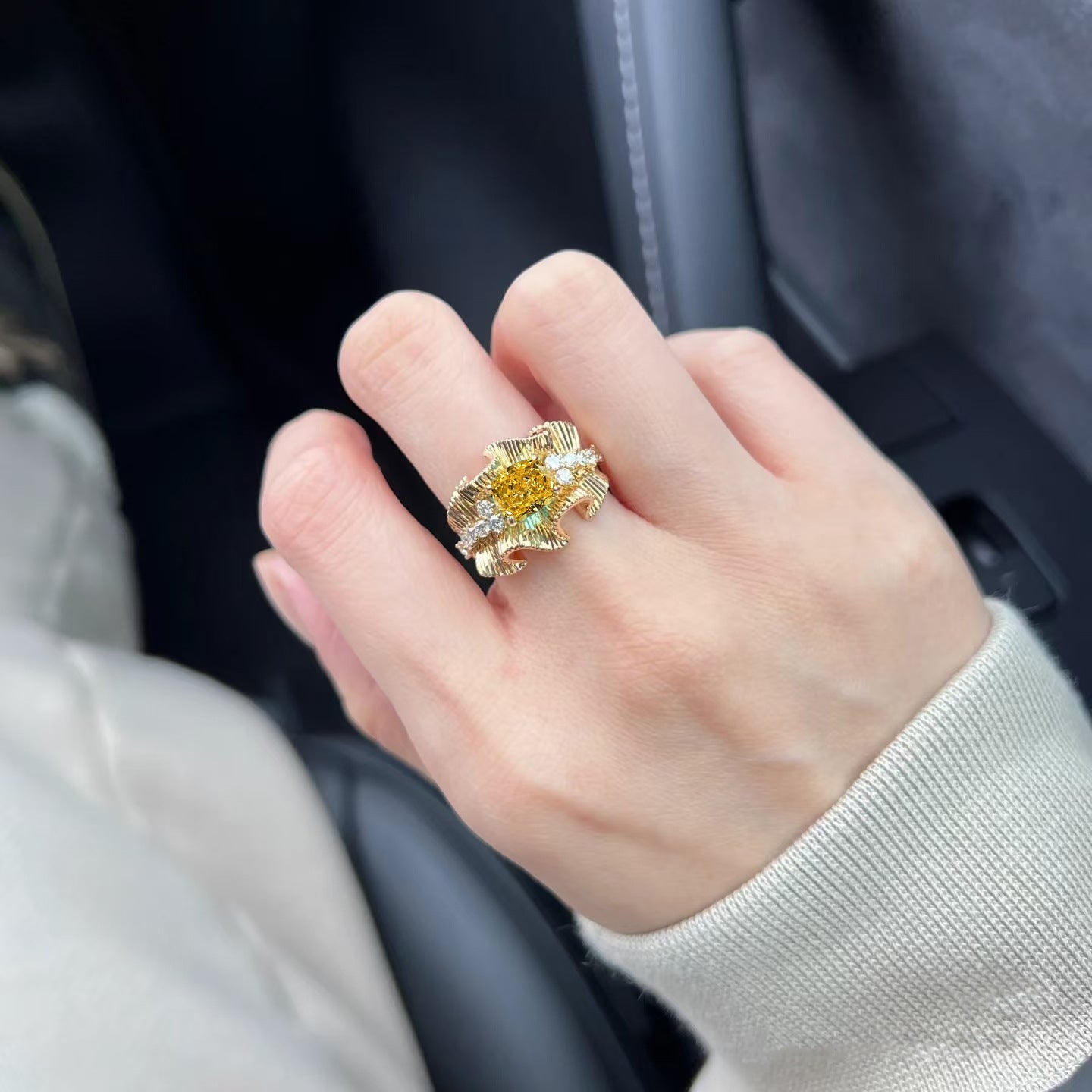 Vintage Yellow Diamond Lace Frill Wrought Gold Women's Ring