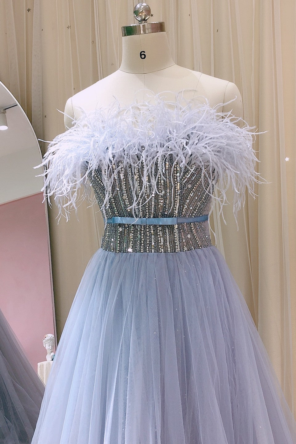 Edgynewlook Amazing A Line Strapless Prom Dress Tulle With Feathers Appliques