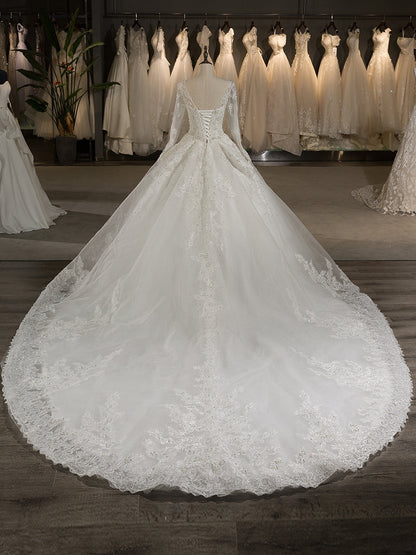 A-Line/Princess Tulle Scoop Long Sleeves Wedding Dresses with Lace Appliques & Beading