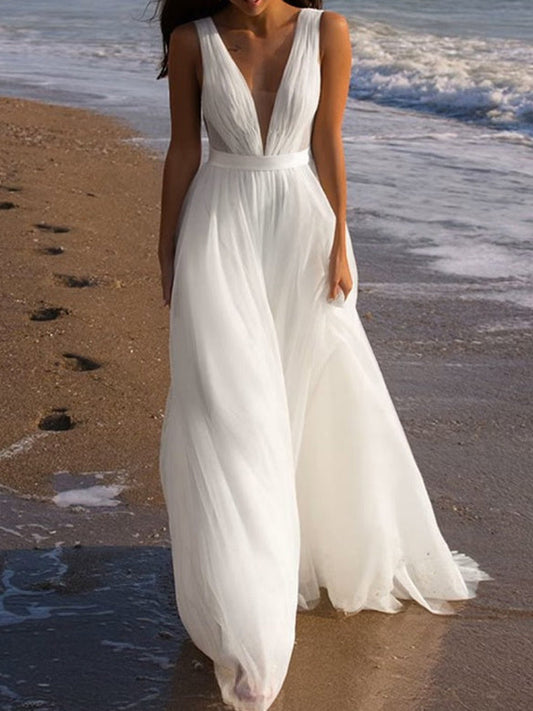 A-Line/Princess Deep V-Neck Floor-Length Tulle Wedding Dress