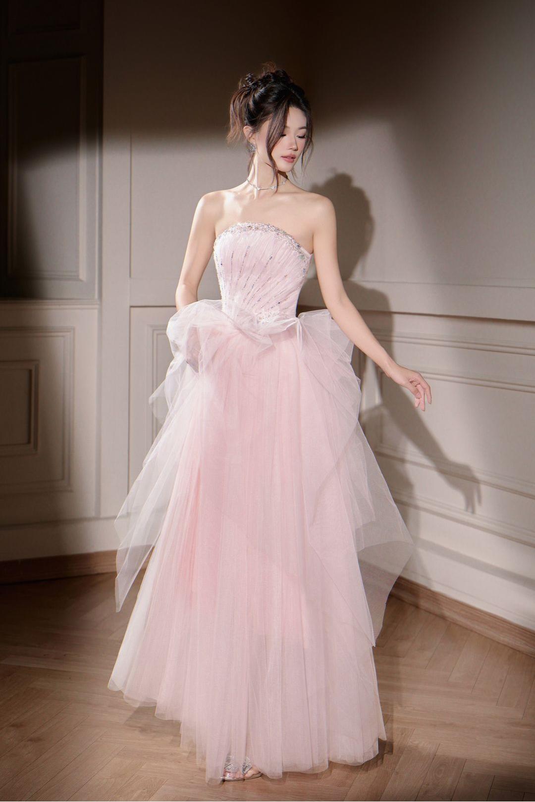 edgynewlook Charming Blushing Pink Tulle Sleeveless Strapless Ruffles Prom Dress with Sequins