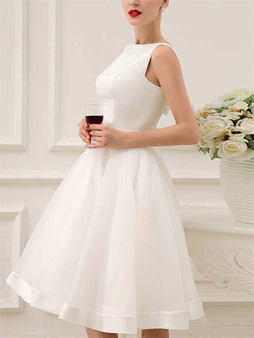 A-Line/Princess Scoop Knee-Length Wedding Dress