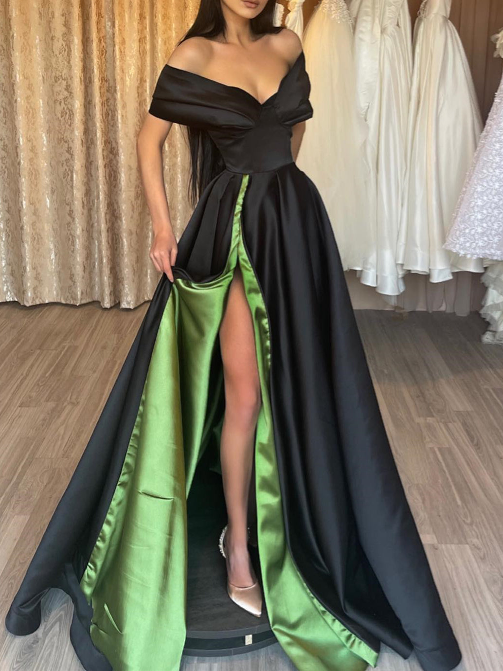 A-Line/Princess Off-the-Shoulder Floor-length Prom Dresses