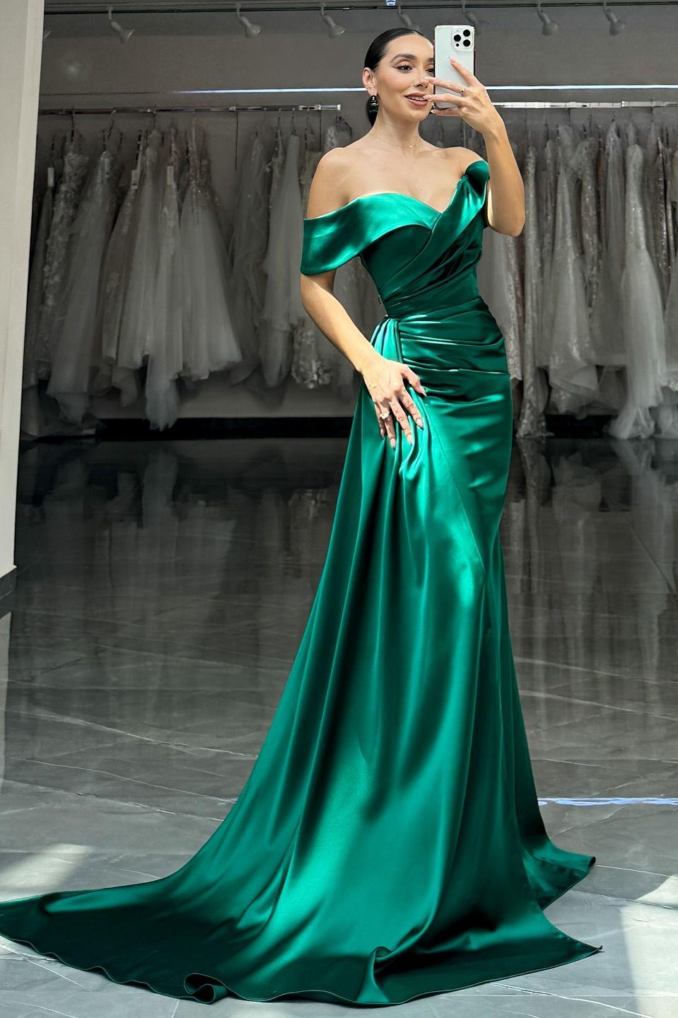 edgynewlook Shinning Dark Green Satin Off the Shoulder Strapless V Neck Prom Dress with Pleated