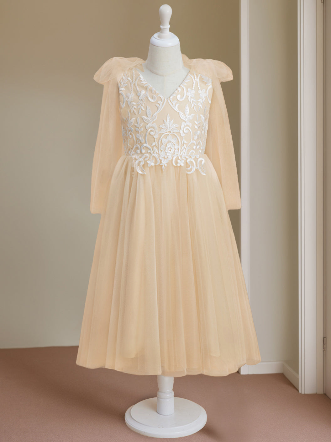 A-Line/Princess V-Neck Sleeveless Tea-Length Flower Girl Dress with Lace