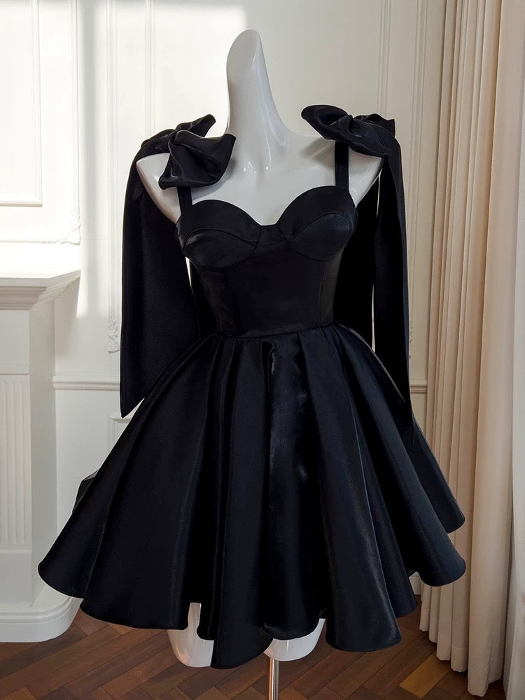 Modest A line Straps Black Short Homecoming Dresses Birthday Outfits With Bow C2225