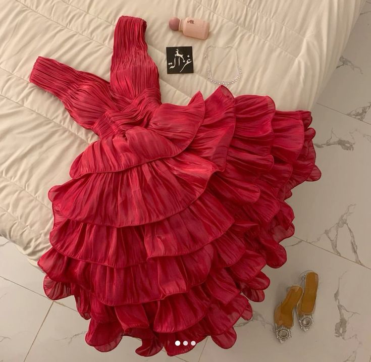 Cute Ball Gown V neckline Red Ruffles Homecoming Dress Short Birthday Outfits C3400