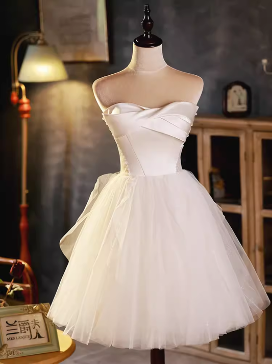 Elegant Ball Gown Straplesss Tulle Party Dress White Homecoming Dresses C432