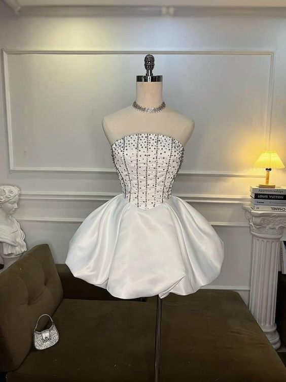 Simple Ball Gown Strapless Short Birthday Outfits White Homecoming Dress C888