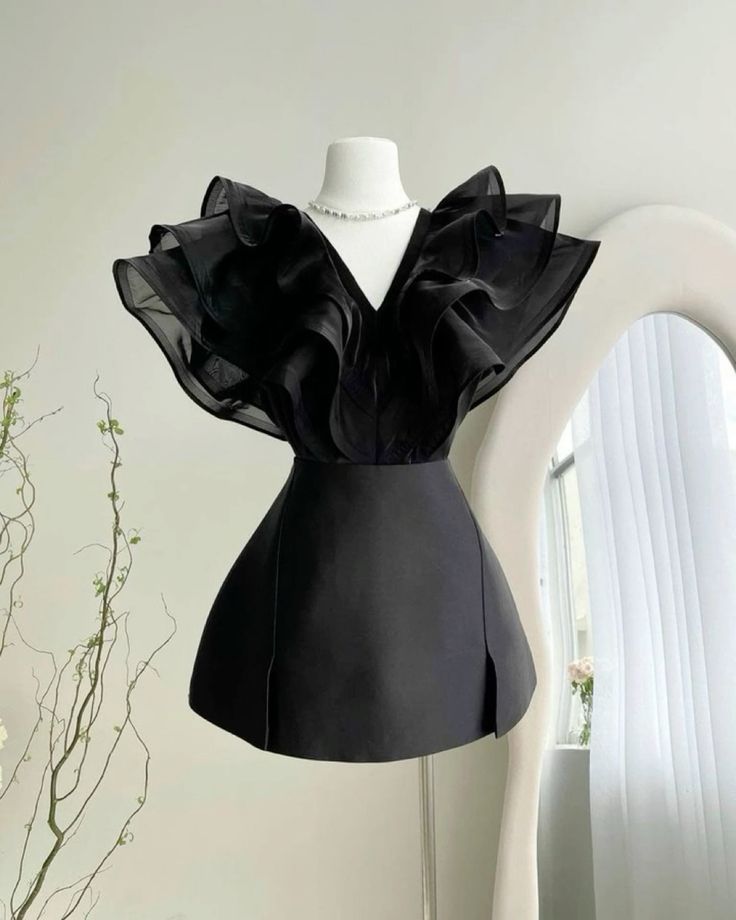 Elegant A line V Neckline Tulle Short Birthday Outfits Black Homecoming Dress C909