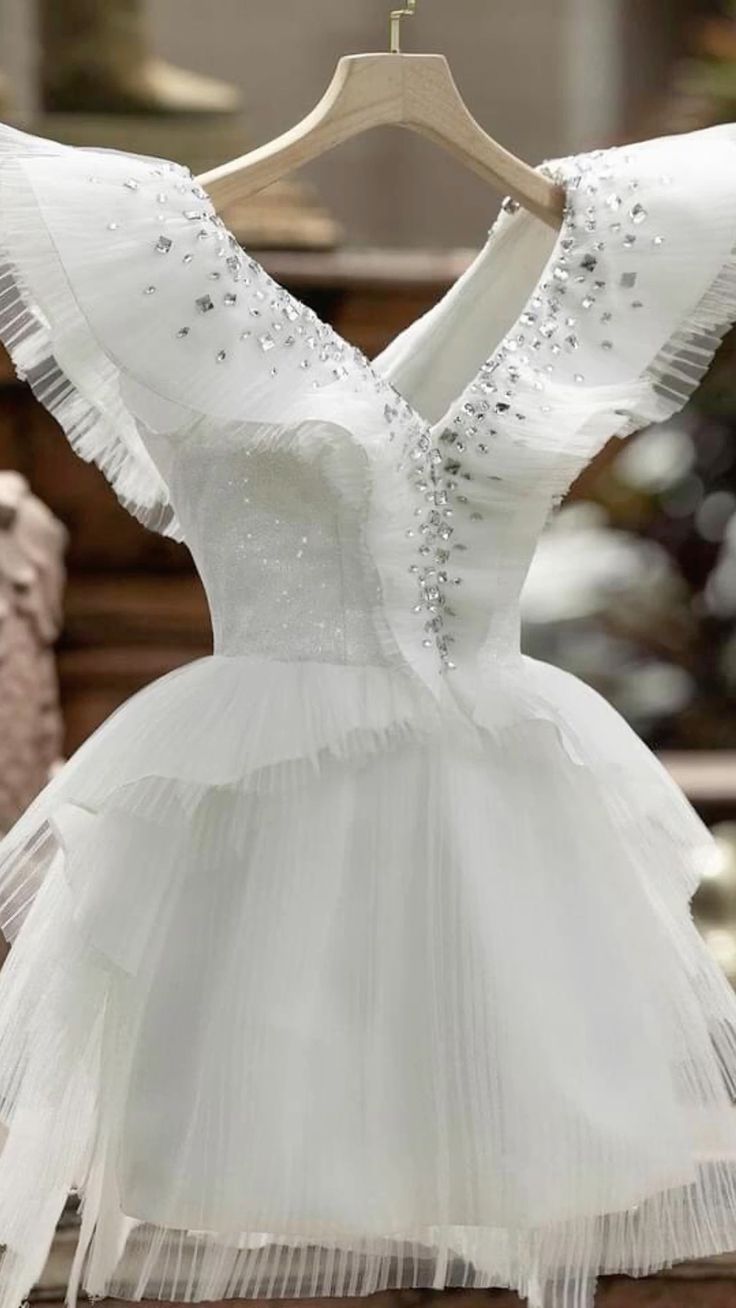 Vintage A line V Neckline White Tulle Birthday Outfits Homecoming Dress C933