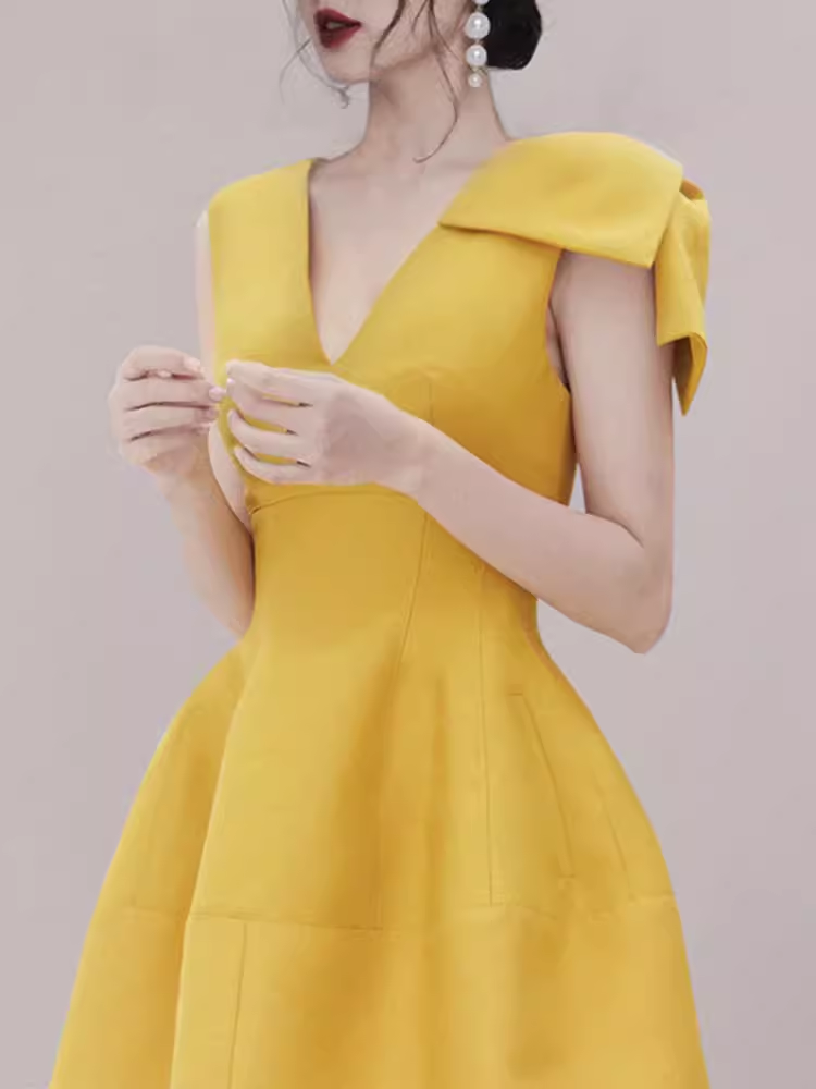 Sexy A line V Neckline Yellow Satin Birthday Outfit Homecoming Dresses C959