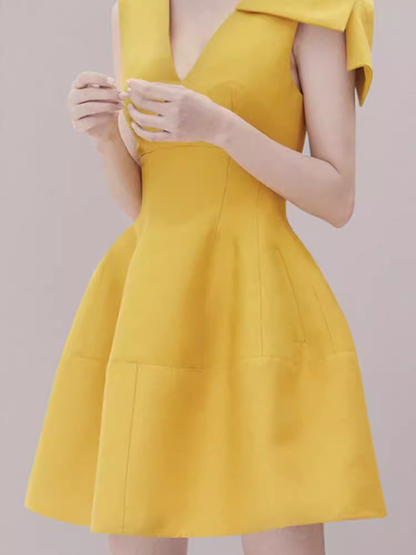 Sexy A line V Neckline Yellow Satin Birthday Outfit Homecoming Dresses C959