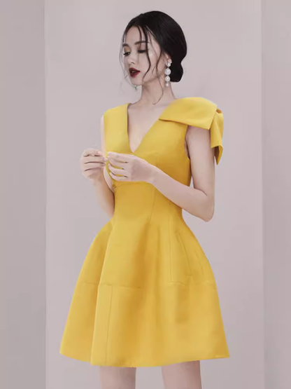 Sexy A line V Neckline Yellow Satin Birthday Outfit Homecoming Dresses C959