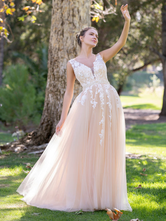 V-neck Applique Lace Tulle Floor-Length Prom Dress