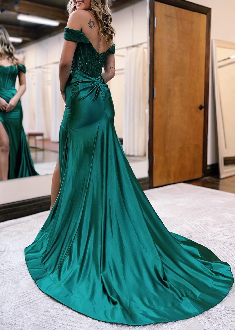 Raelyn |Mermaid Off the Shoulder Satin Prom Dress with Slit