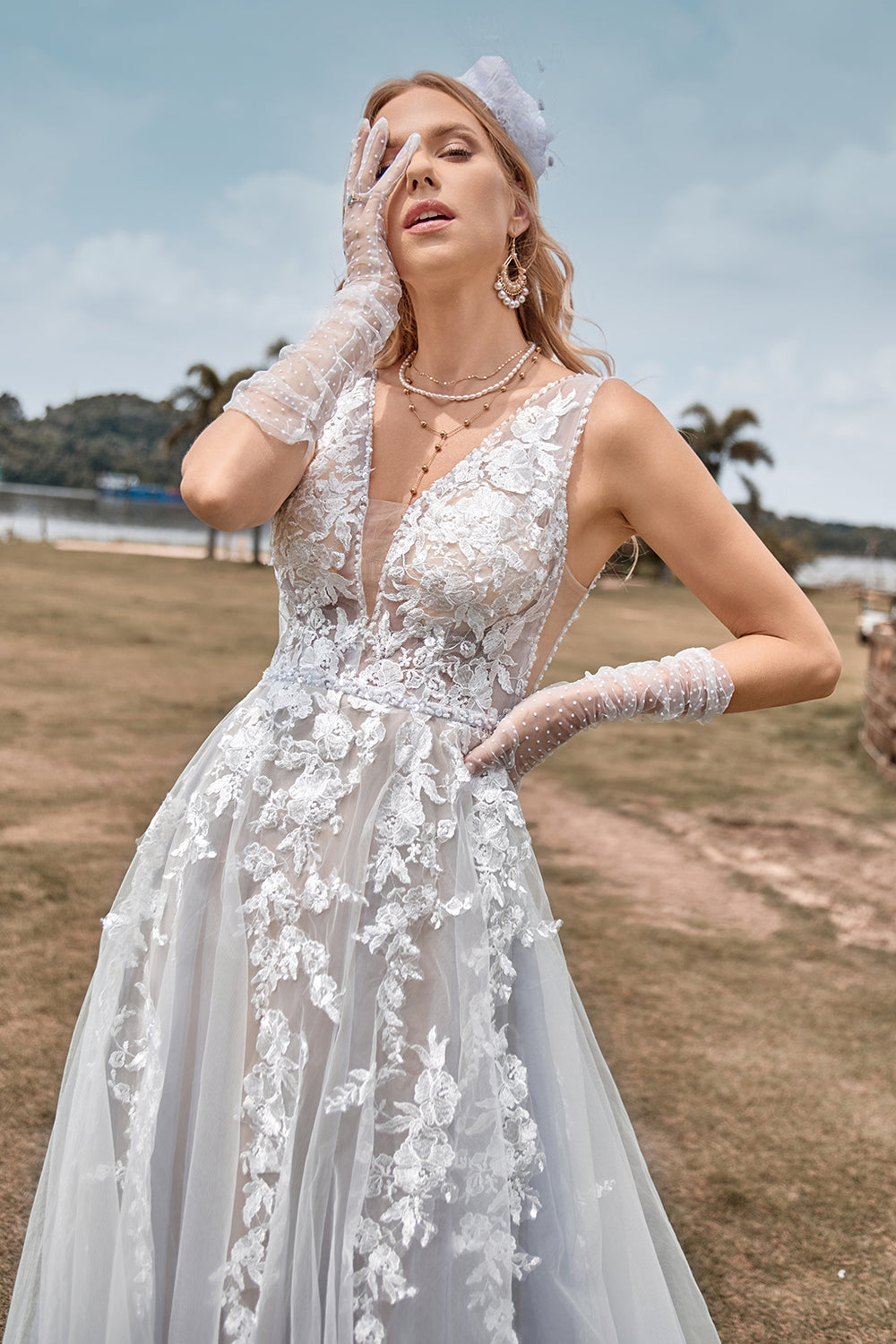 A Line Tulle Ivory Wedding Dress with Appliques