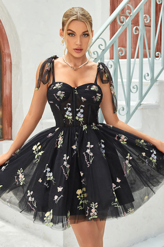 A Line Spaghetti Straps Black Short Homecoming Dress with Appliques