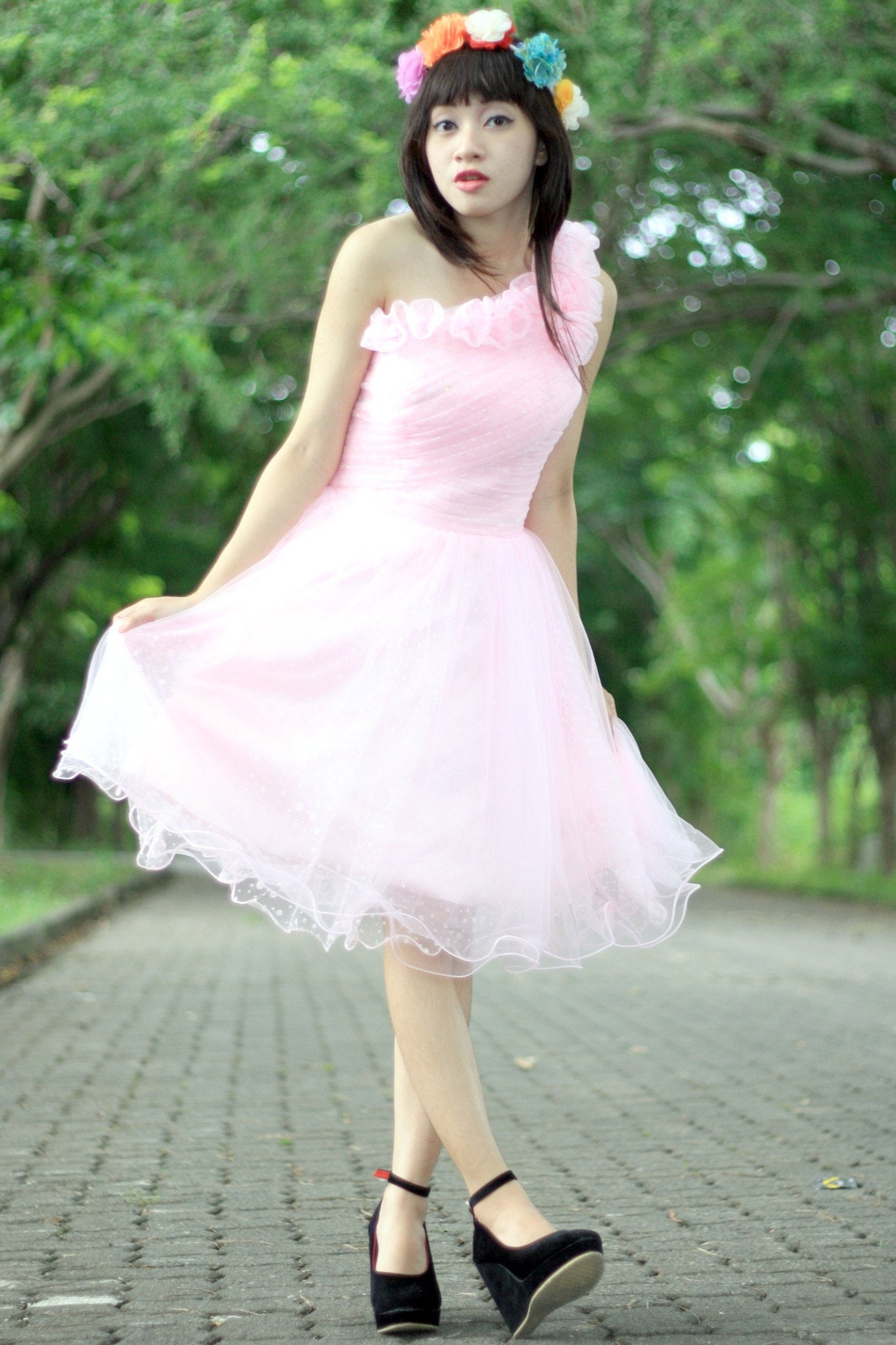 A-line One-shoulder Knee Length Tulle Handmade Flower Homecoming Dress