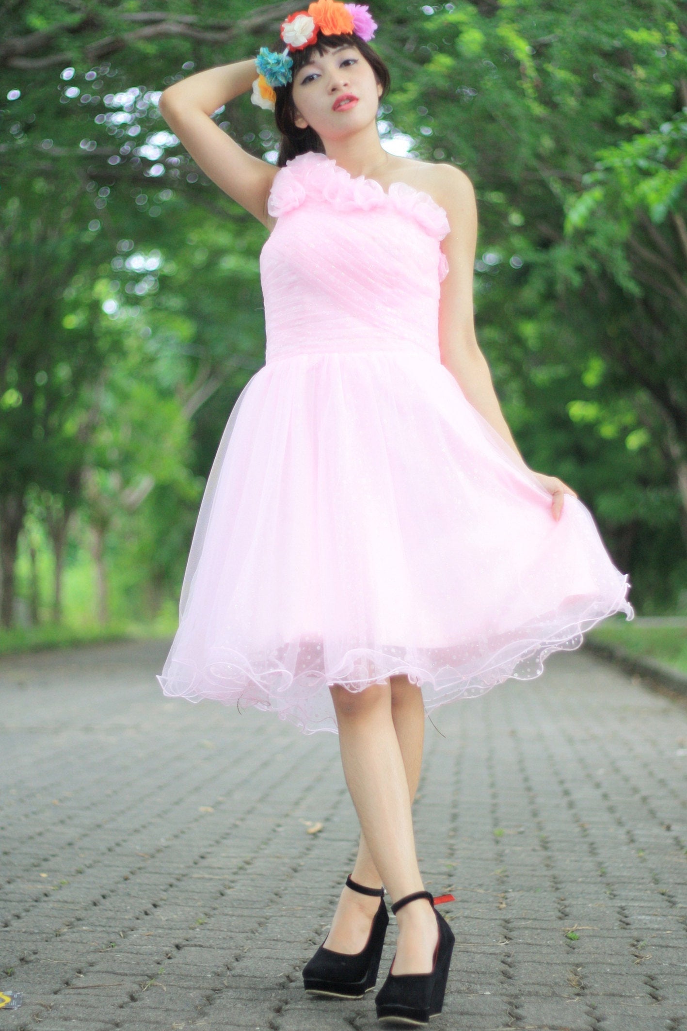 A-line One-shoulder Knee Length Tulle Handmade Flower Homecoming Dress