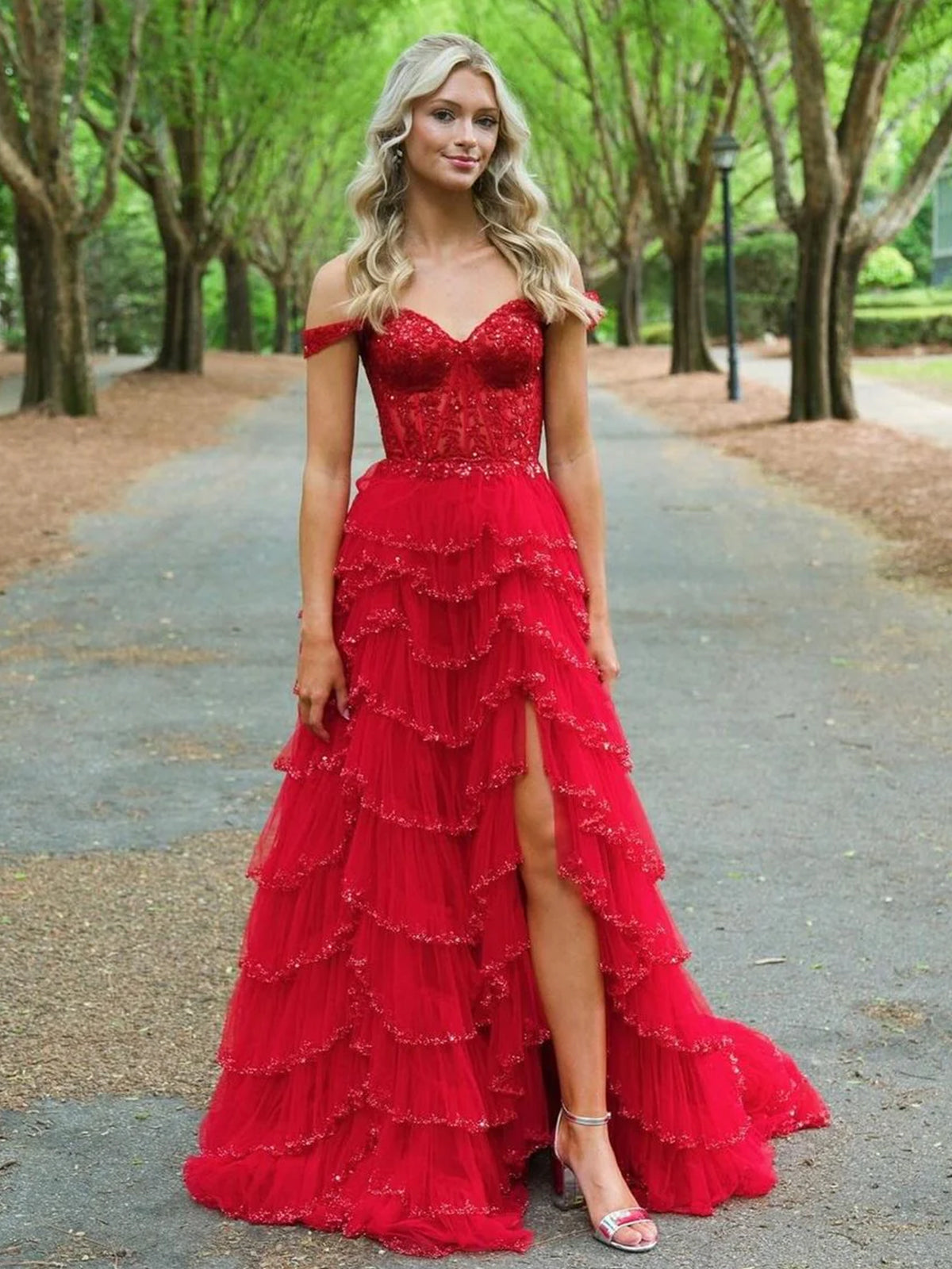 Scout | A-Line Sweetheart Champagne Tulle Prom Dresses with Appliques