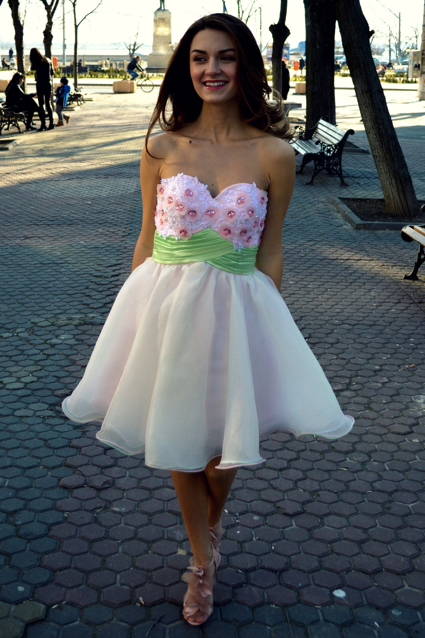 A-line Sweetheart Knee Length Tulle Beading Homecoming Dress