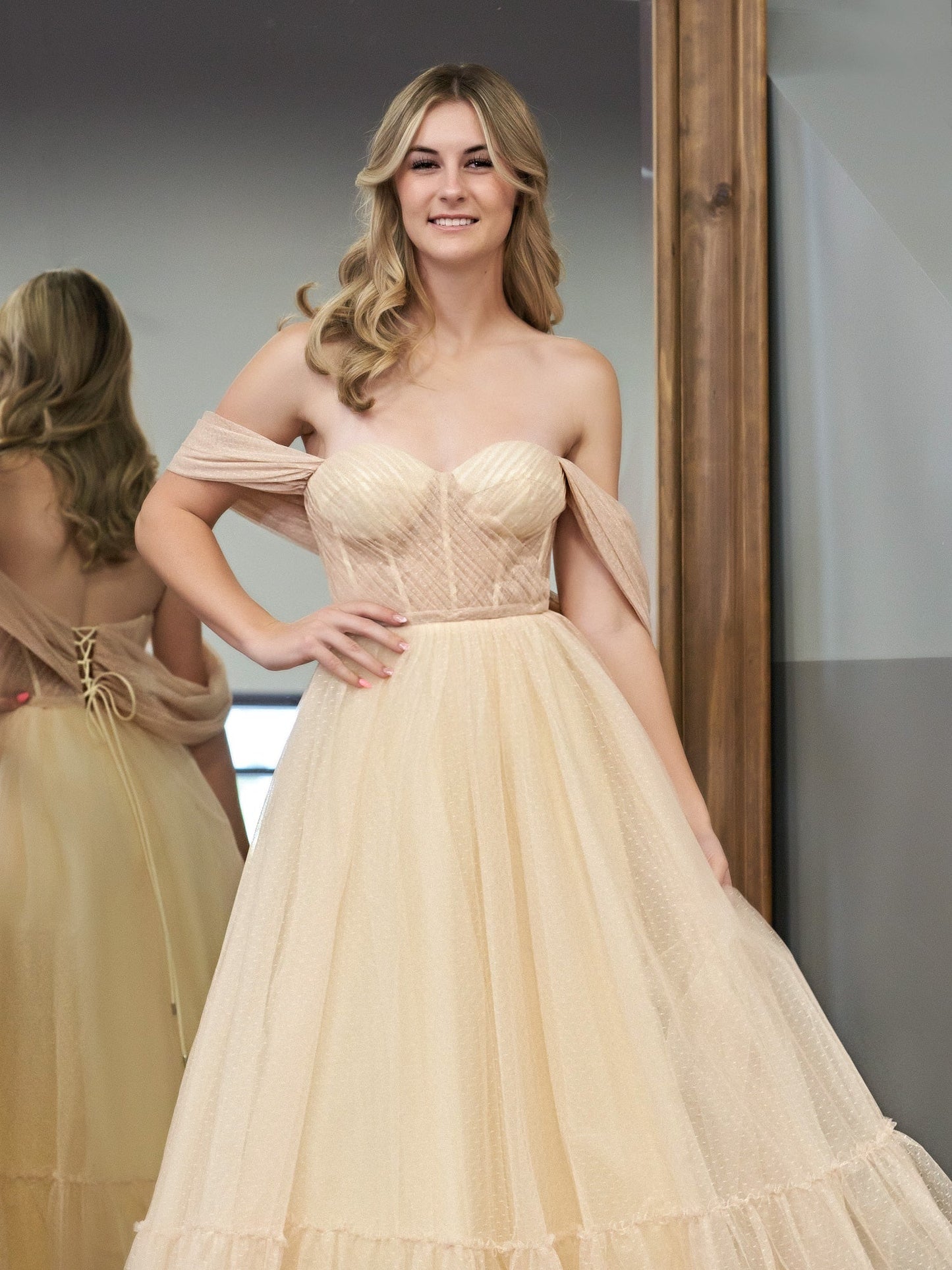 Nova | A-Line Tulle Sweetheart Tea-Length Homecoming Dress