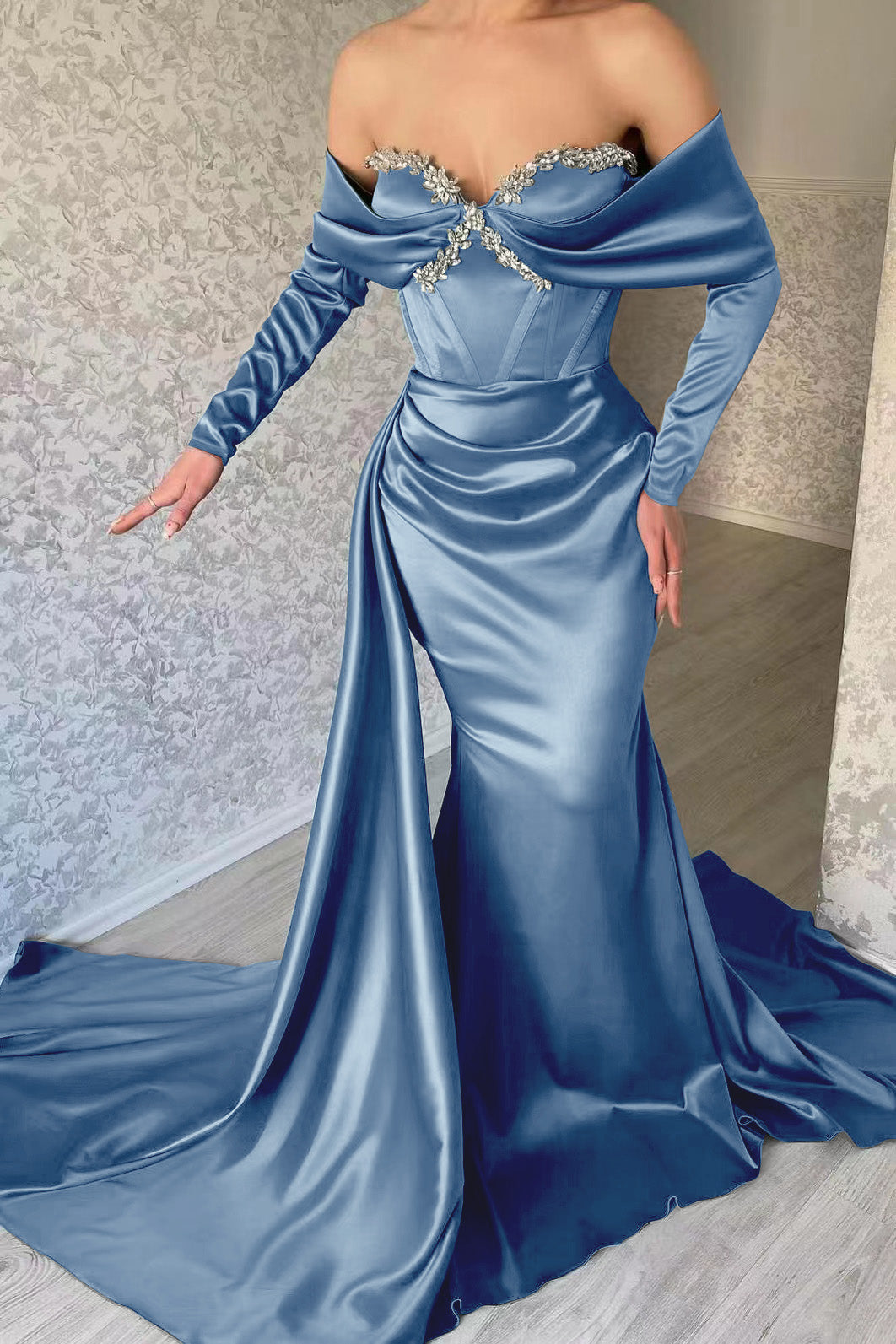 Elegant Sweetheart Portrait Long Sleeves Mermaid Prom Dress With Rhinstone Ruffles ED0396