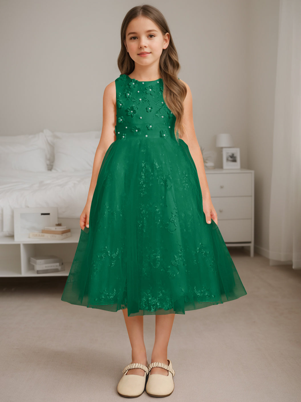 A-Line/Princess Scoop Neck Sleeveless Tea-Length Flower Girl Dress with Beading