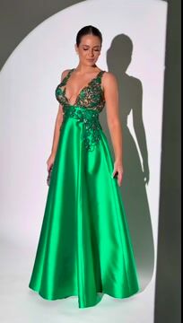 edgynewlook Glamorous Dark Green Satin Sleeveless  Spaghetti Strap Prom Dress with Beadings